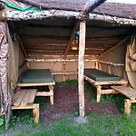 Au Pied Du Trieu, The Shelter Labroye