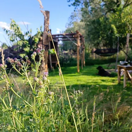 Au Pied Du Trieu, The Shelter Labroye